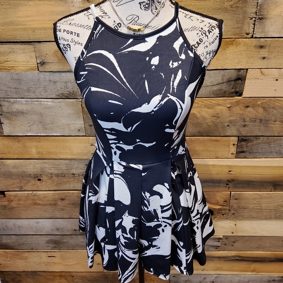 TopShop Patterned Romper - Picture 3 of 8